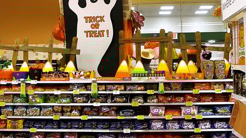 Publix Halloween Merchandising