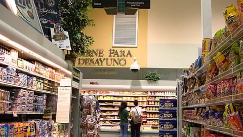 Publix Sabor Beer & Snack Aisle