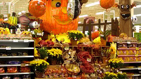 Publix Halloween Merchandising