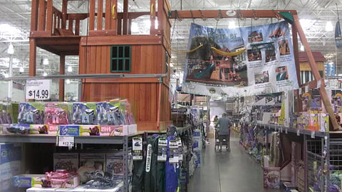 BJ's Lawn Toys Merchandising