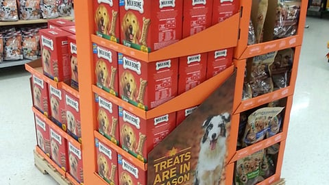 Del Monte Walmart 'Treats Are In Season' Pallet