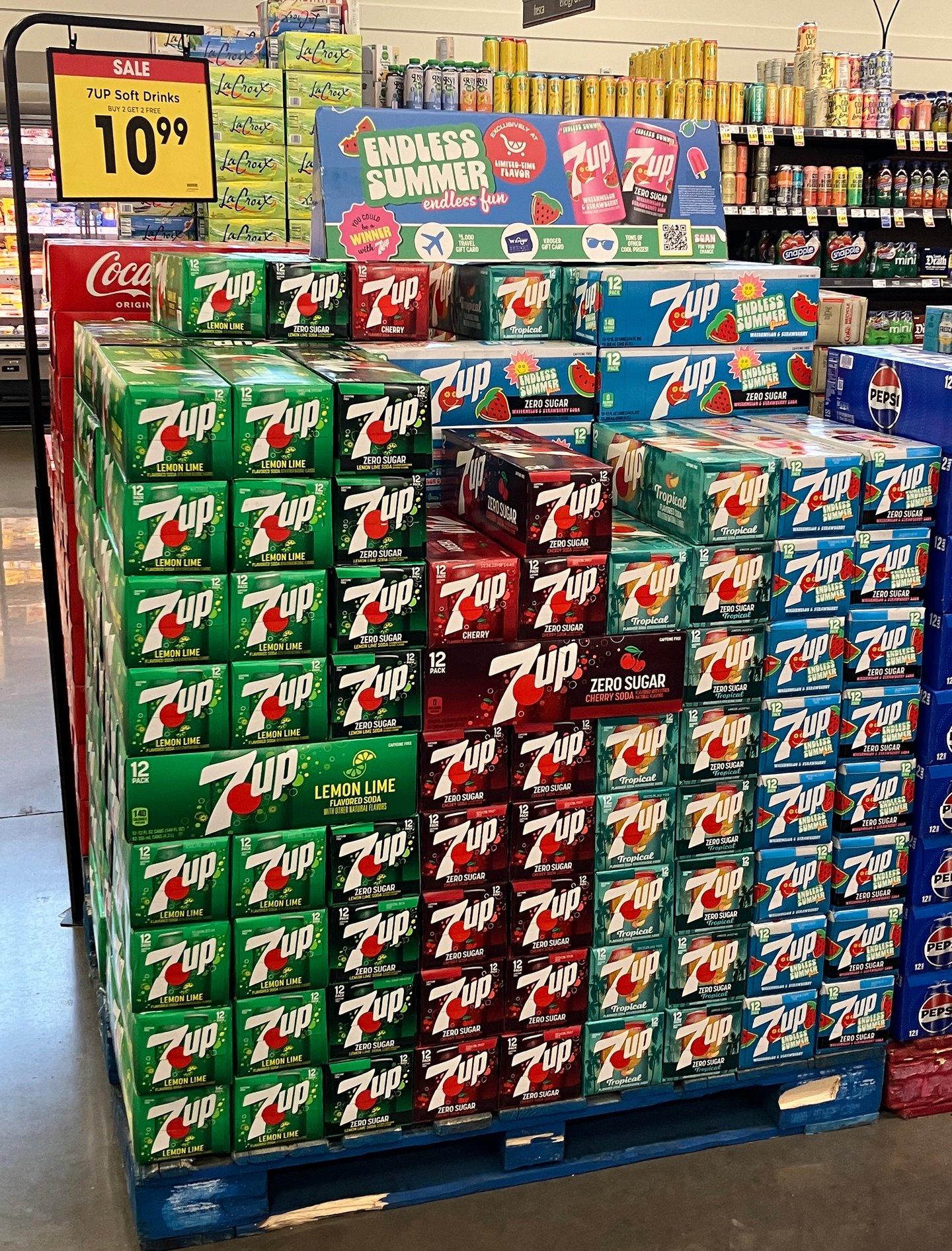 Mariano's 7Up 'Endless Summer, Endless Fun' Pallet Display