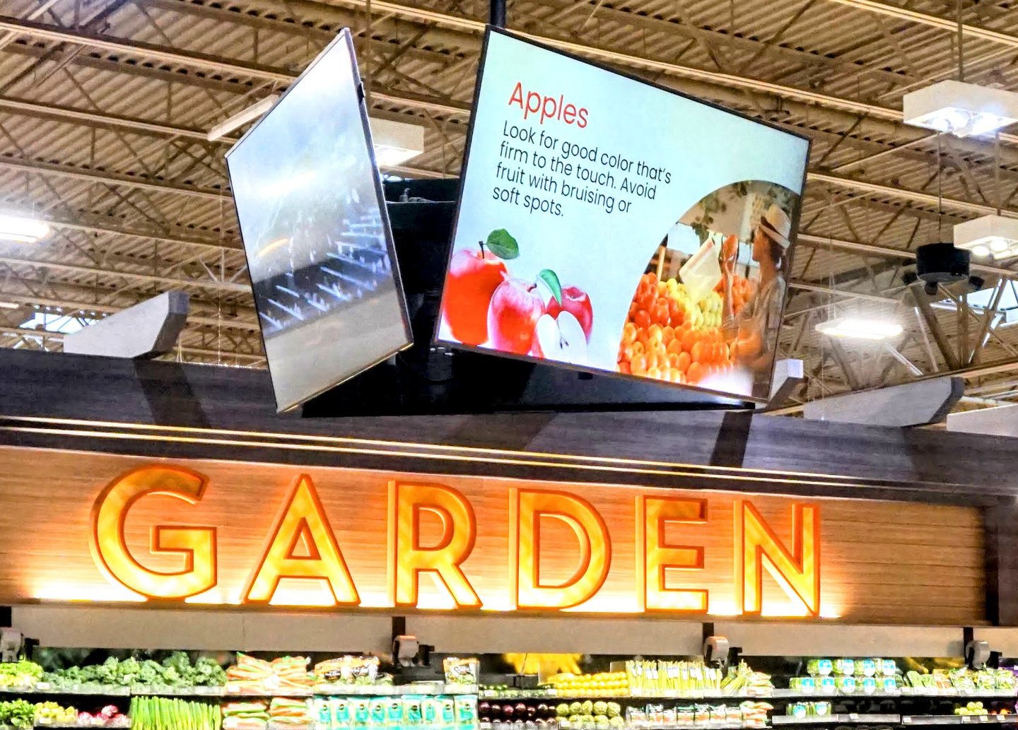 Albertsons Media Collective (AMC) unveiled an in-store digital display network.