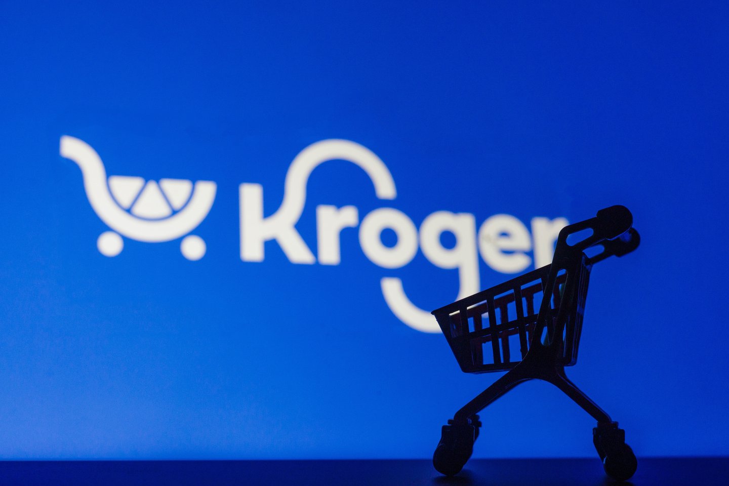 Kroger Logo and Shopping Cart