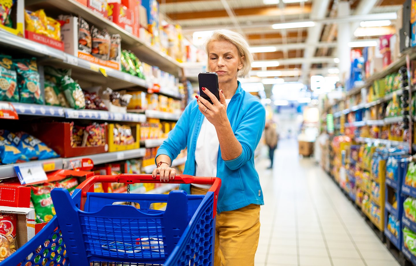 AI grocery shopping shutterstock