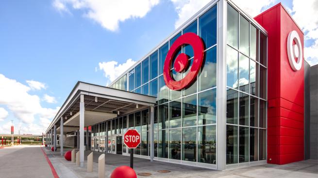 a stop sign in front of a building