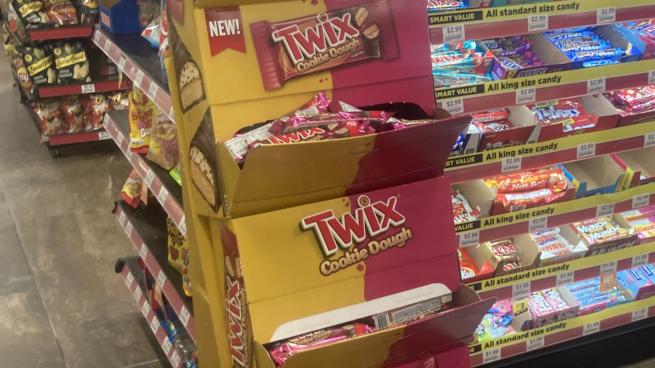 Twix floorstand